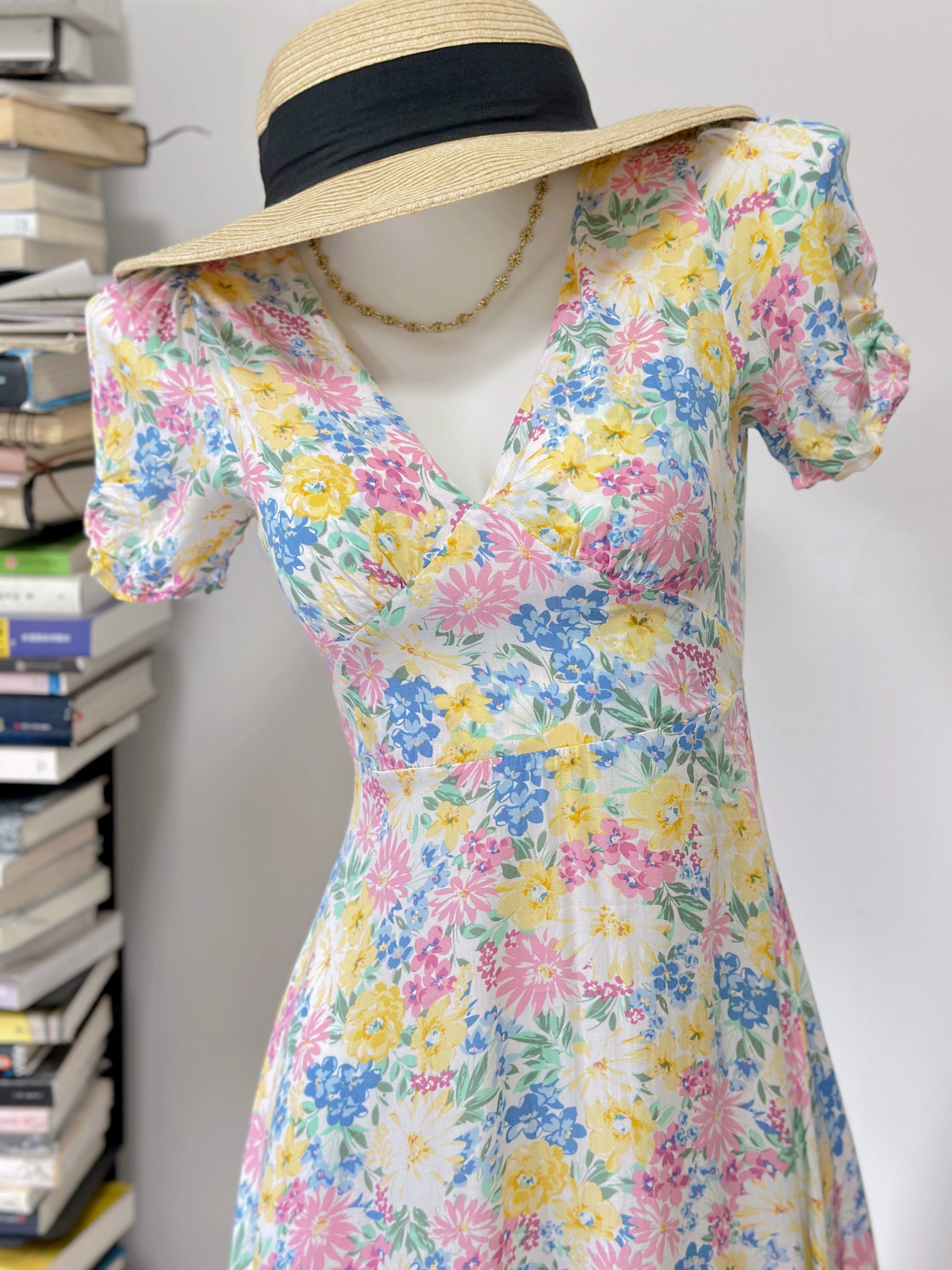 V-neck light short sleeve printed dress
