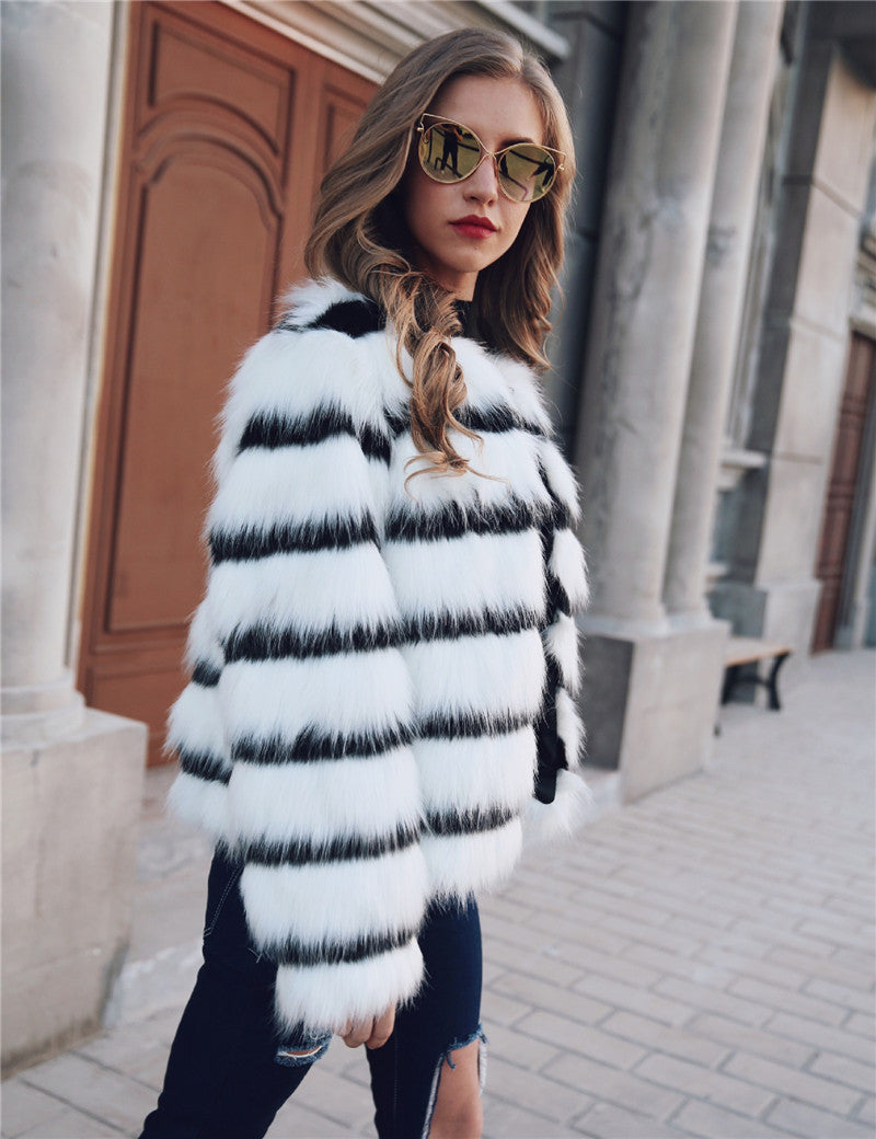 Black-white color-blocked imitation fox fur coat