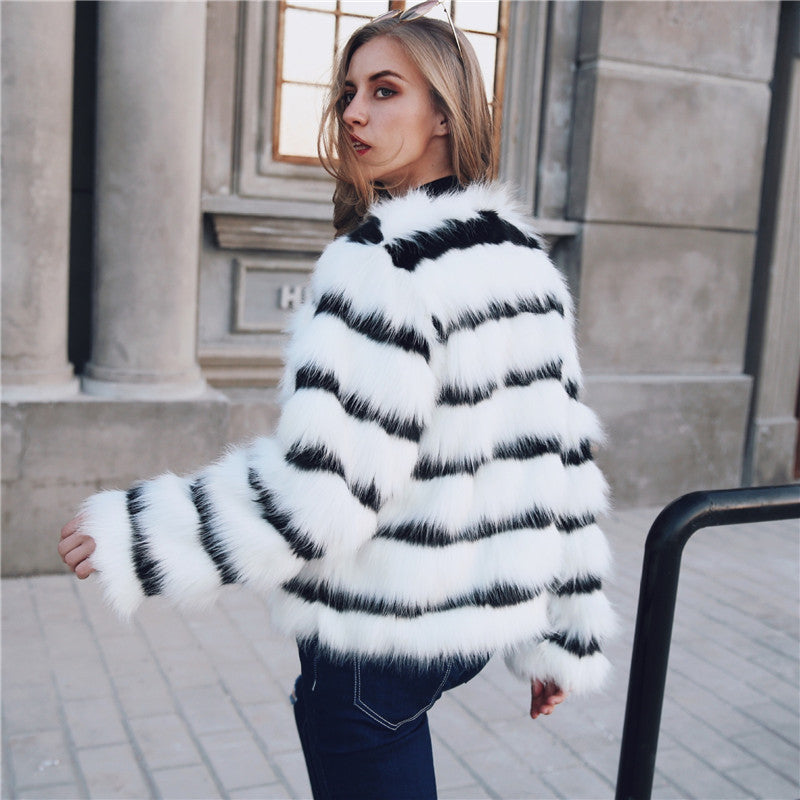 Black-white color-blocked imitation fox fur coat