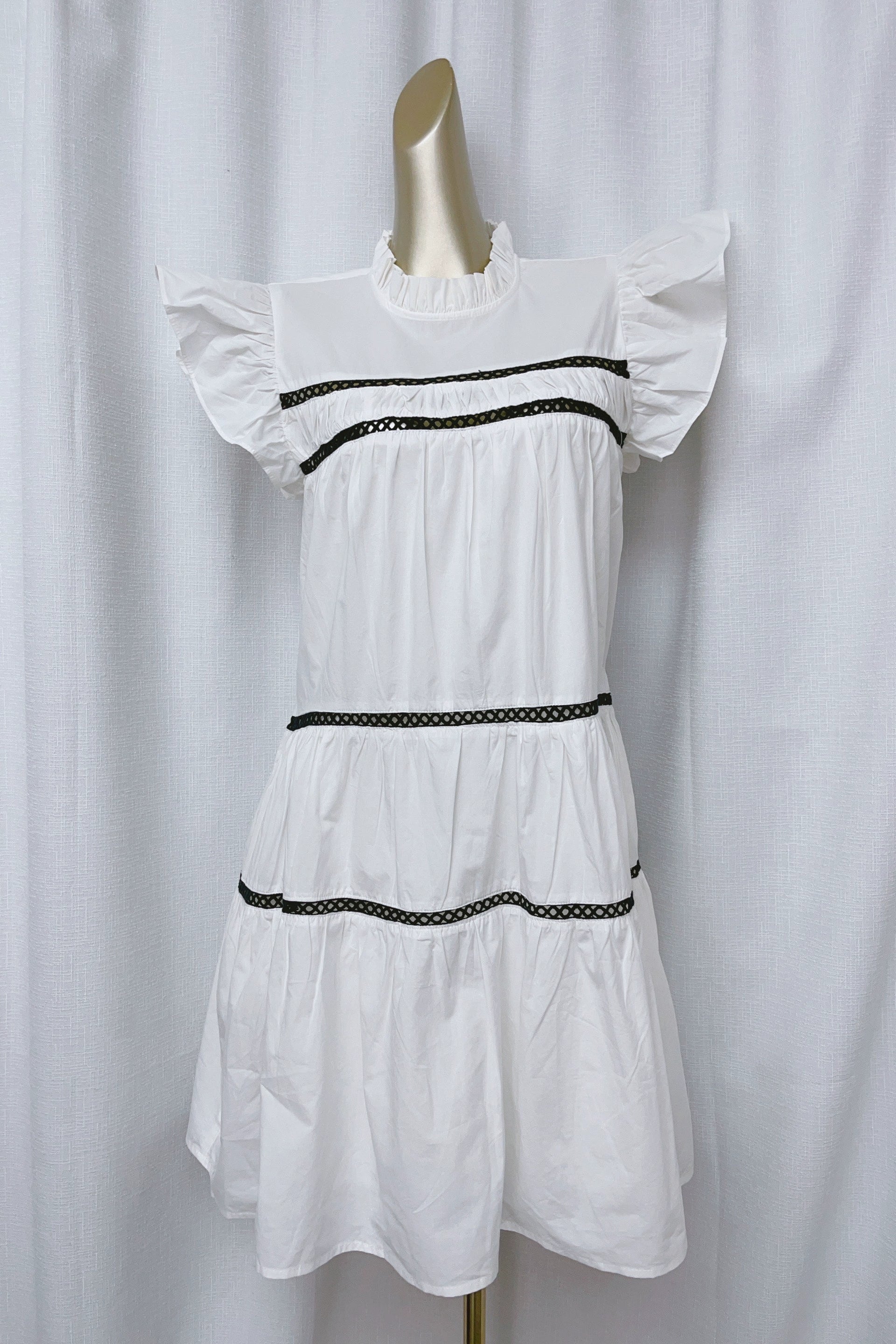 white cut-out splicing pinch pleated ruffled dress