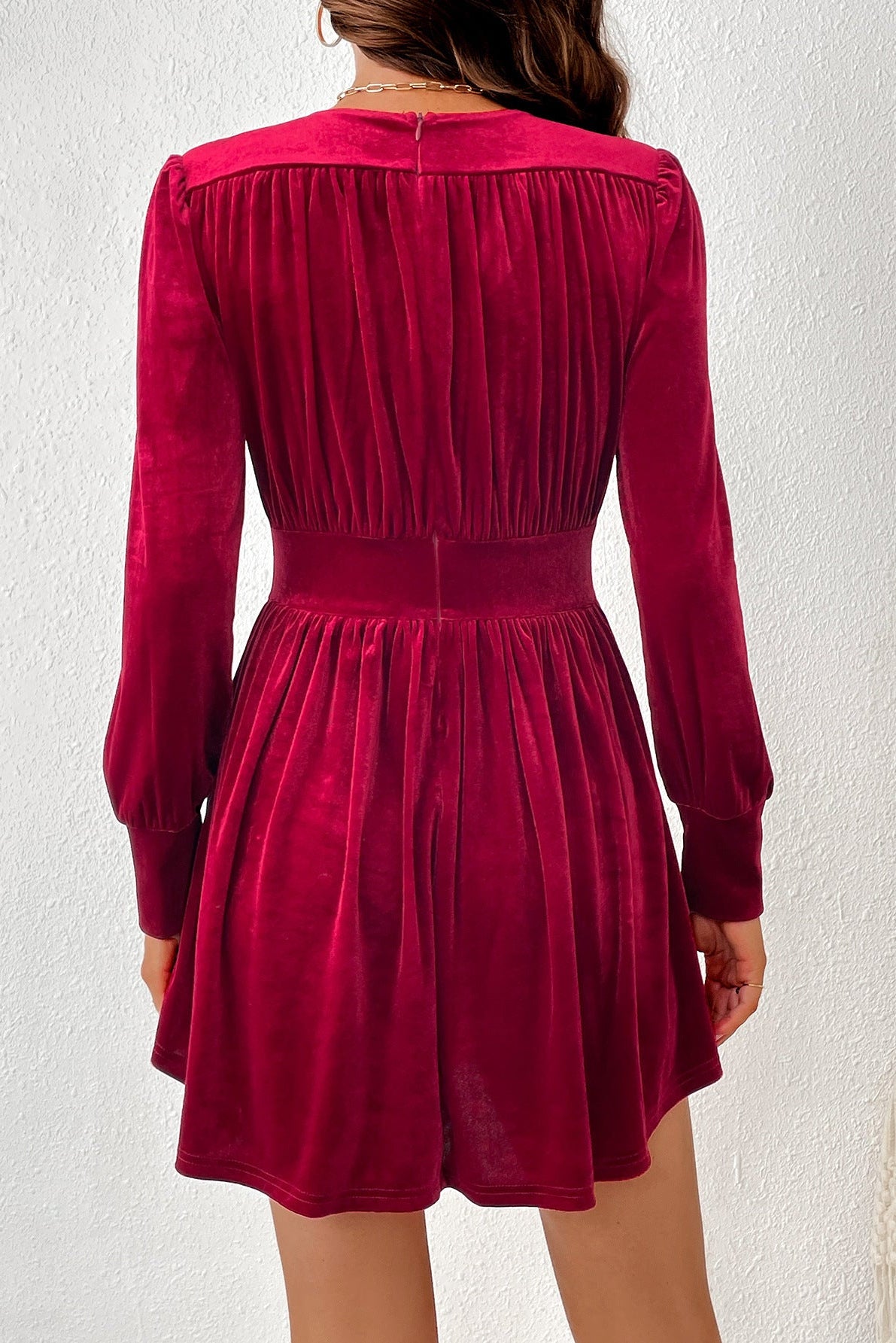 V-neck long-sleeved velvet fitted mini dress