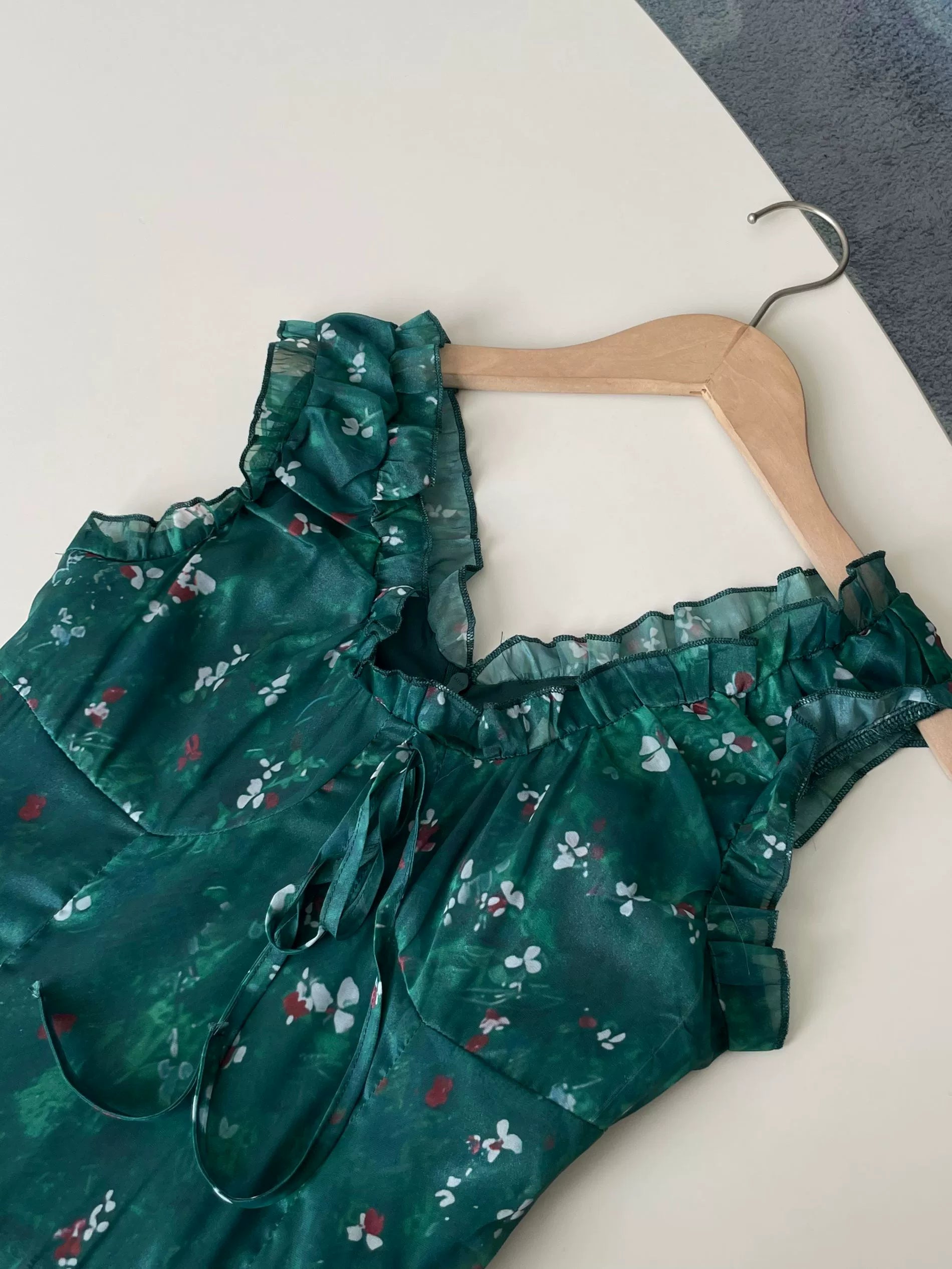 green V-neck floral mini dress
