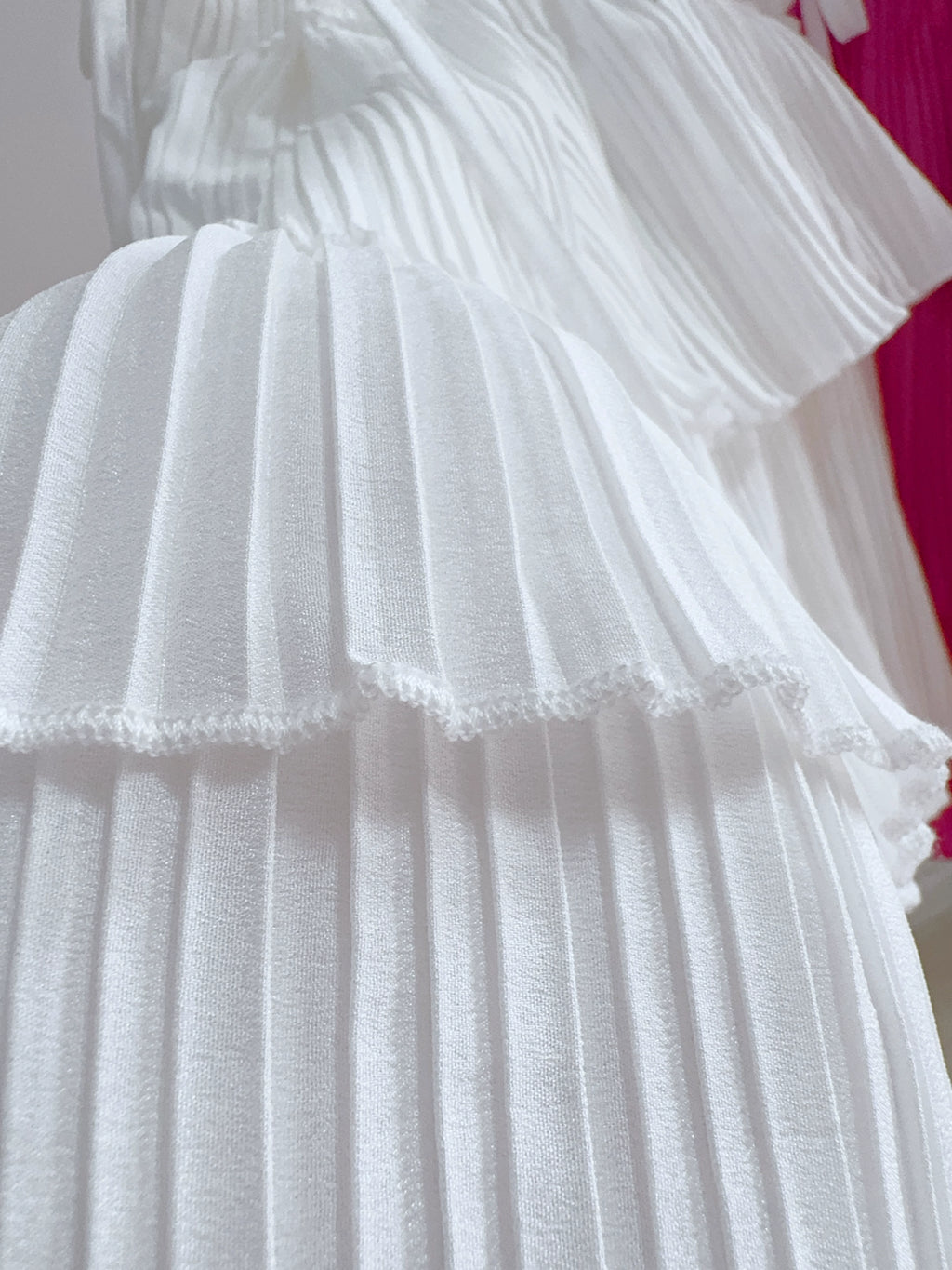pleated textured V-neck waist sleeveless dress