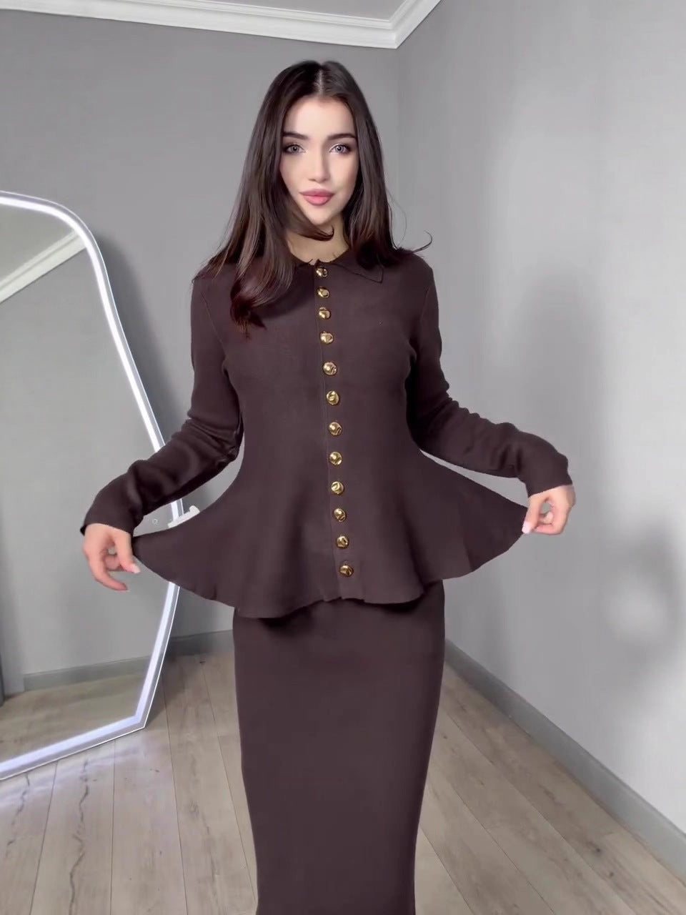 brown long-sleeved long skirt suit