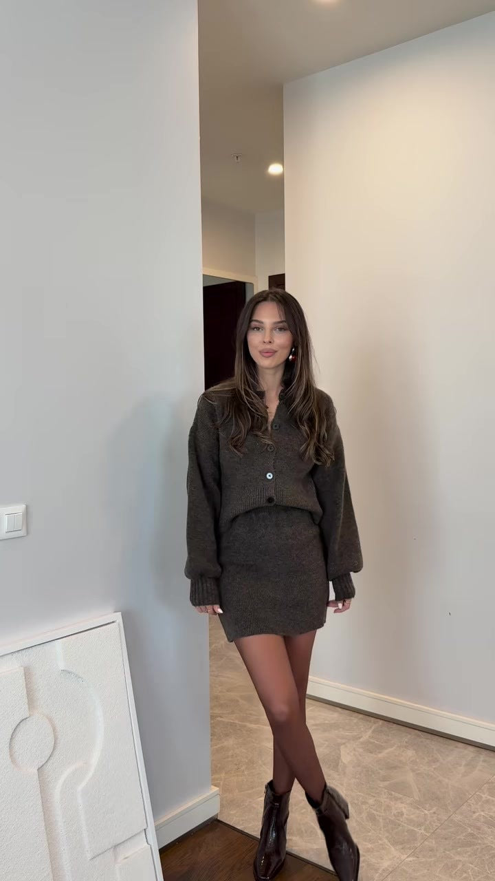 brown long-sleeved short skirt suit