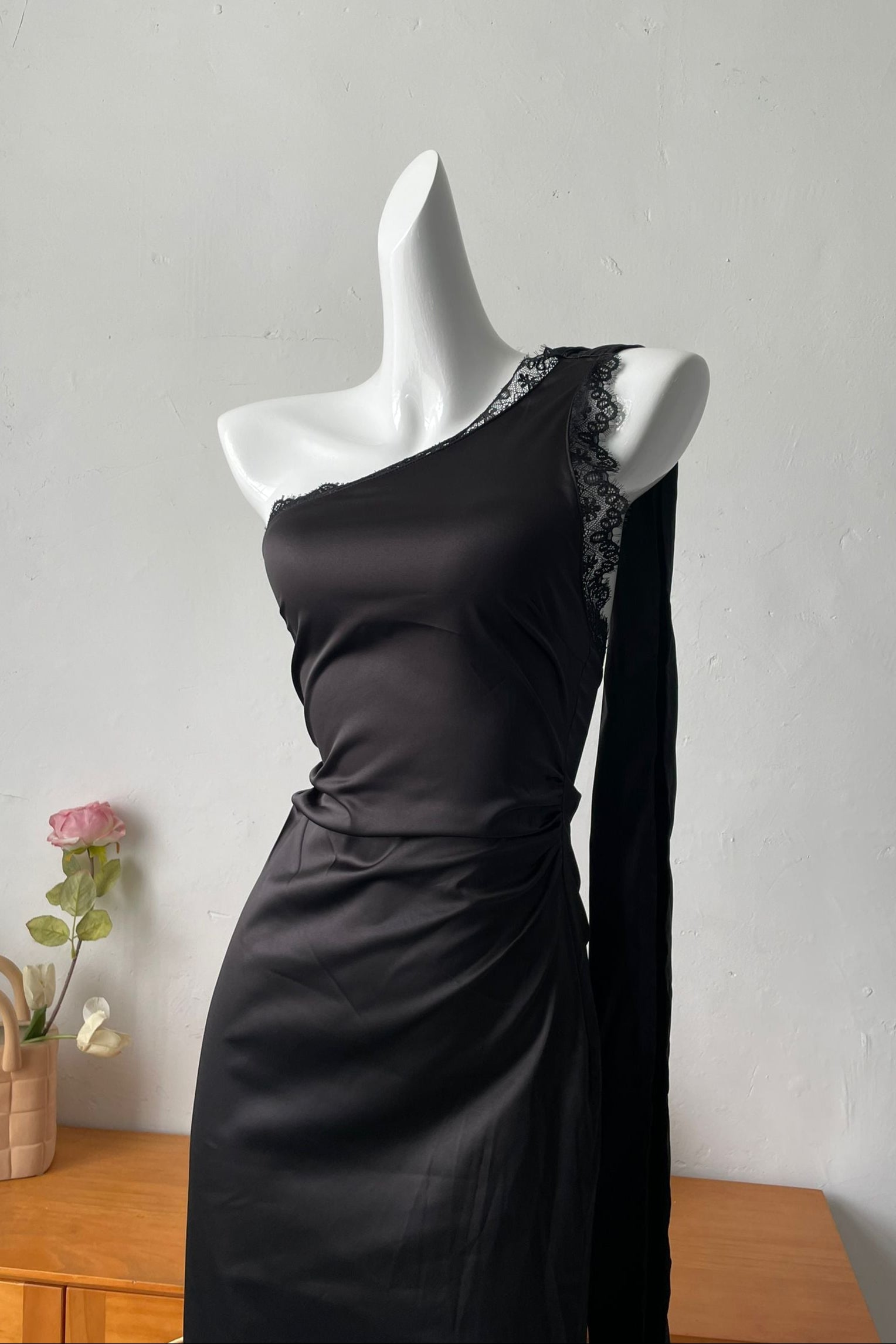 slanted shoulder long sleeve dress