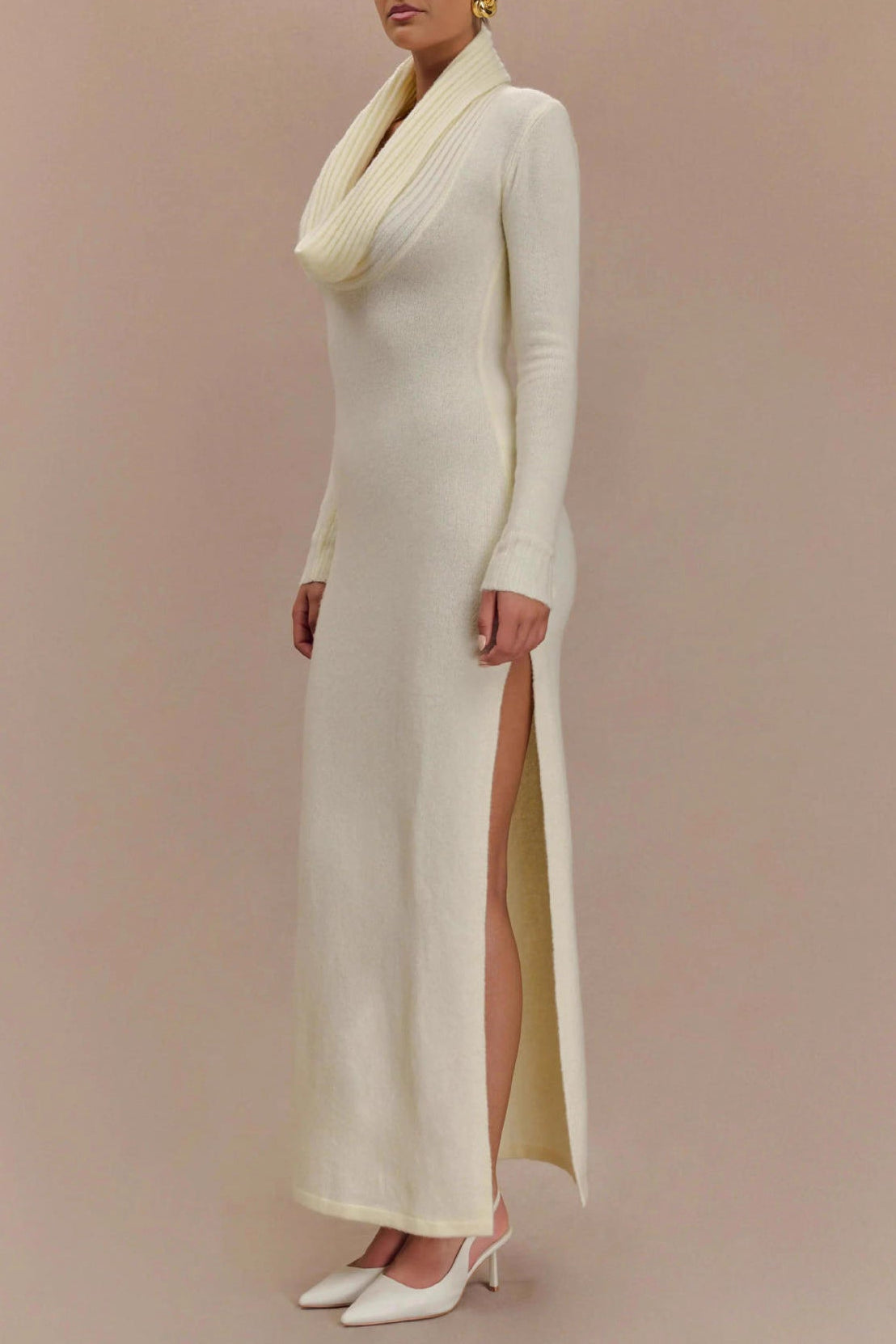 white Long-sleeved bodycon maxi dress