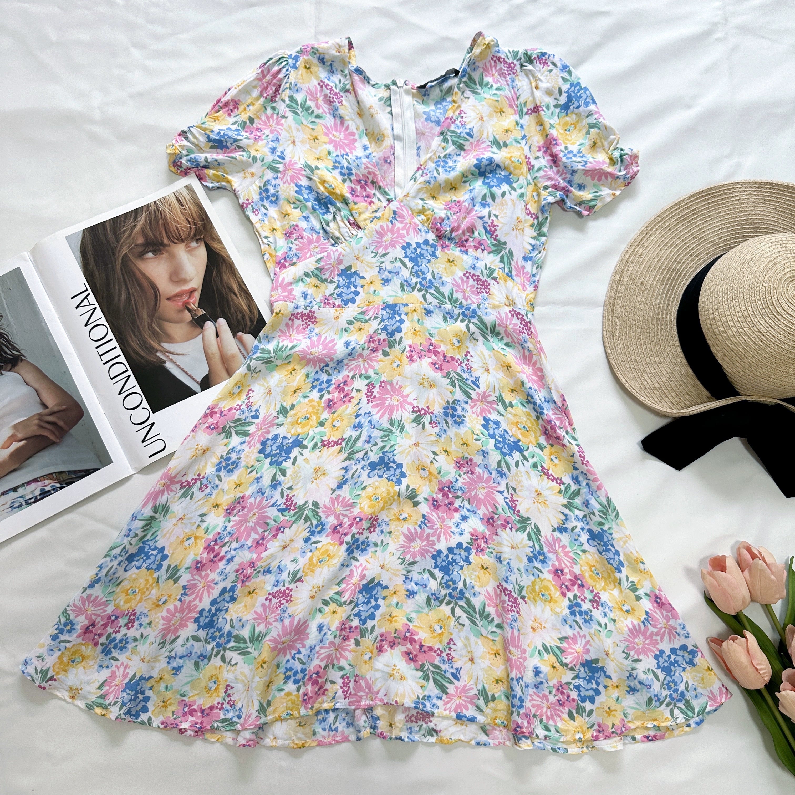 V-neck light short sleeve printed dress