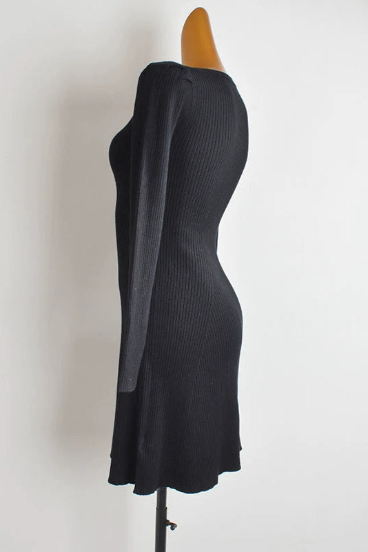 long-sleeved pullover knitted dress