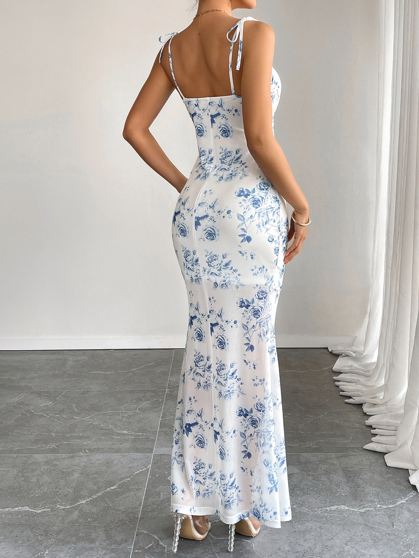 Floral print high-waisted maxi dress