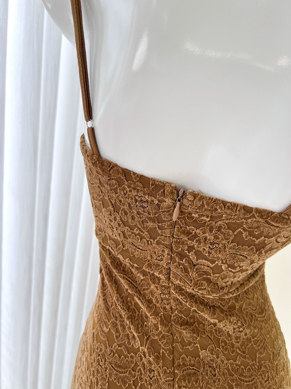 slit lace fishtail hip suspender midi dress