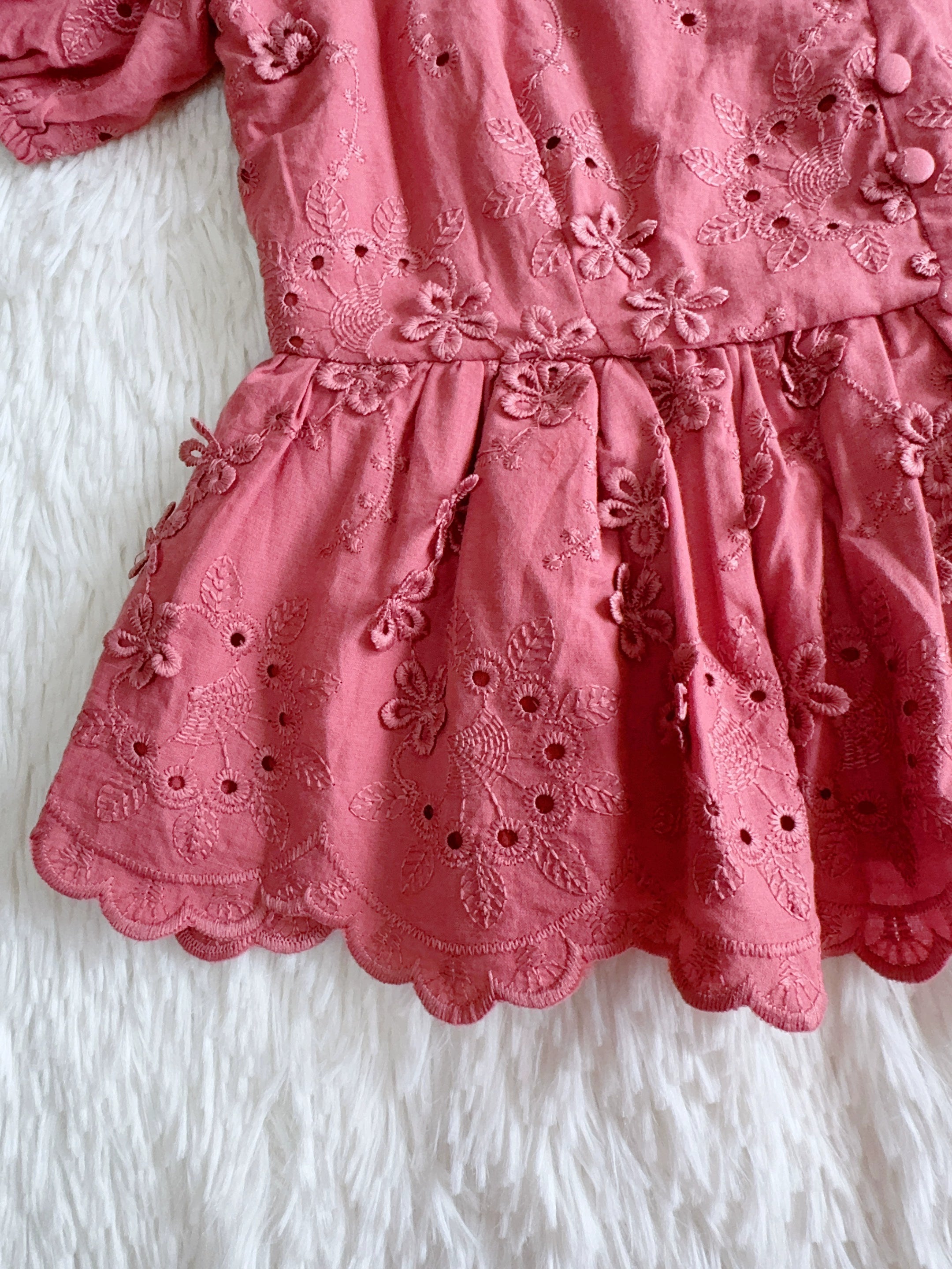 red embroidered V-neck short-sleeved shirt