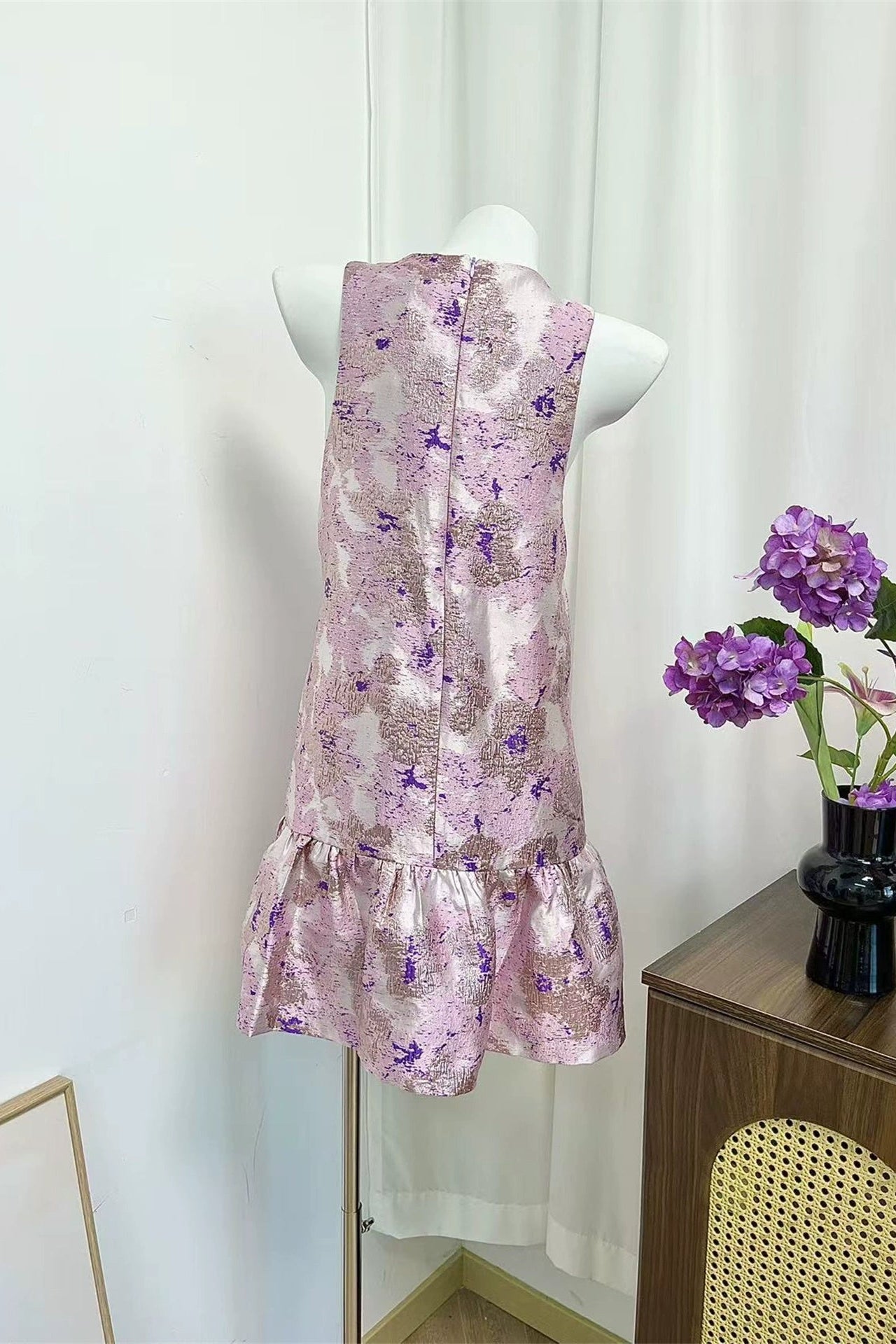purple printed V-neck puffy mini dress