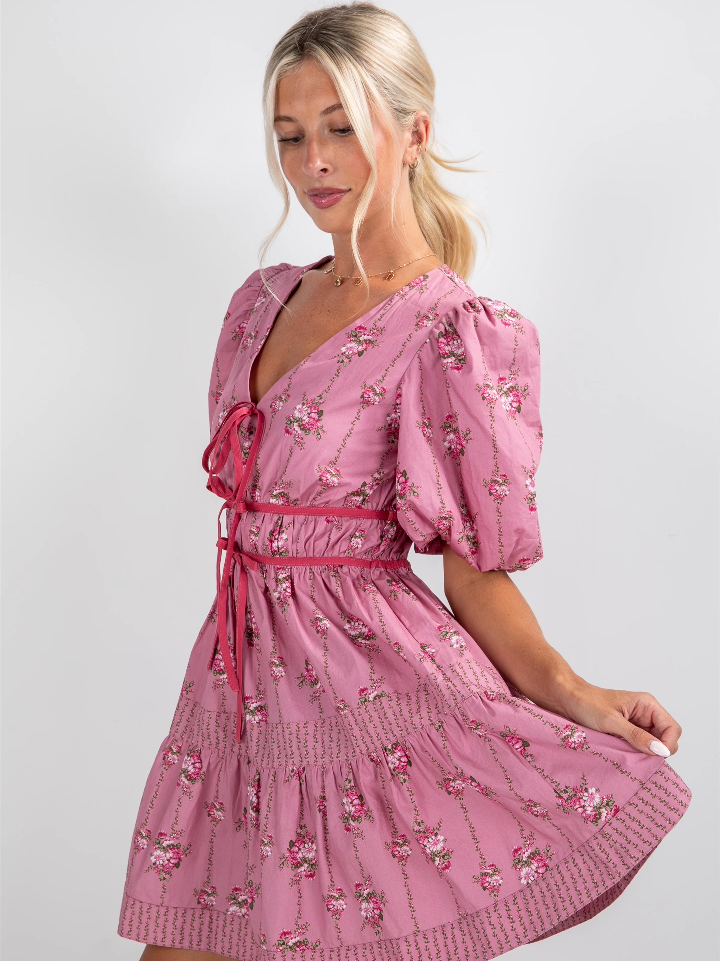 floral V-neck puff sleeve bow dress