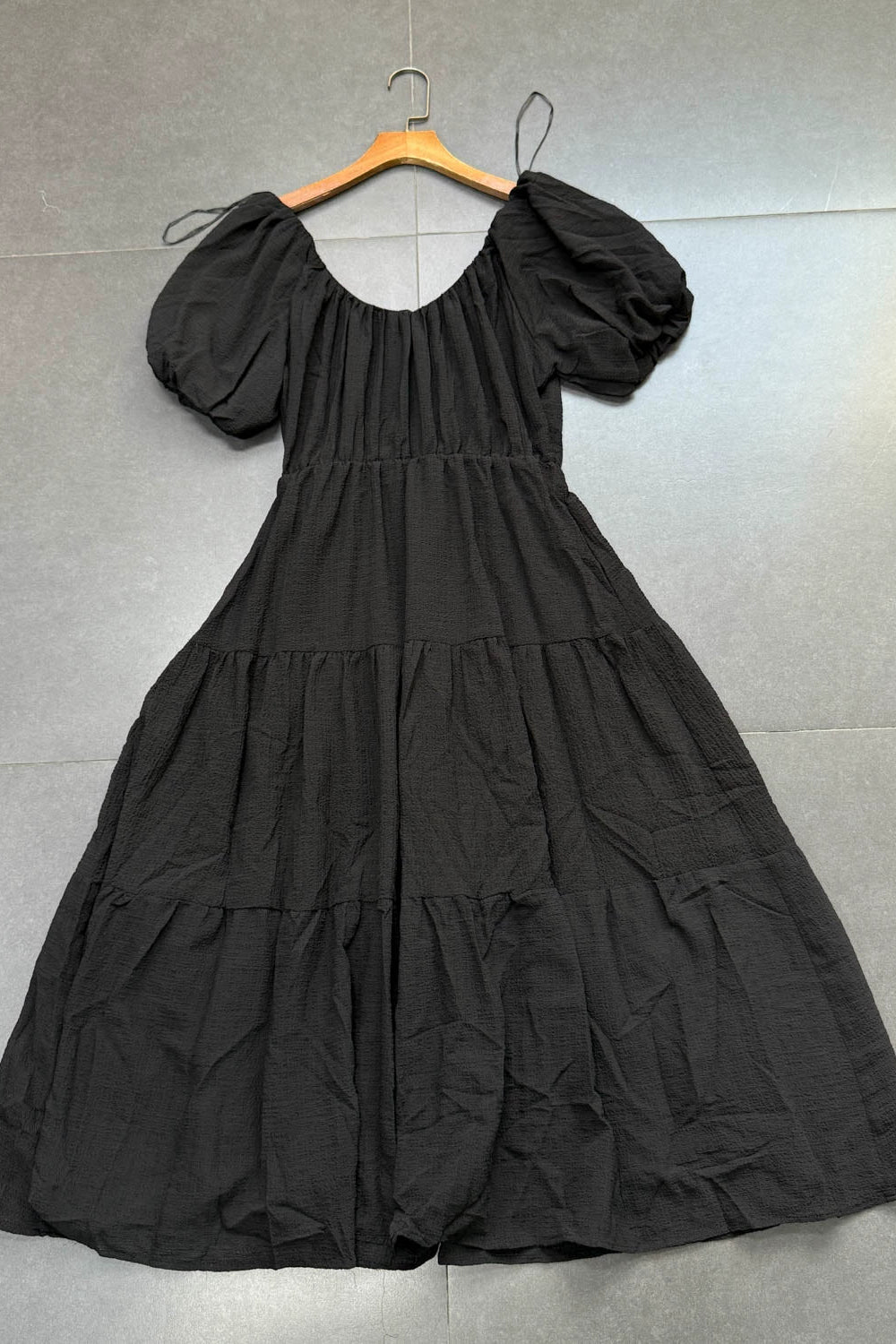 black U-neck bubble short sleeve elastic waist A-line dress