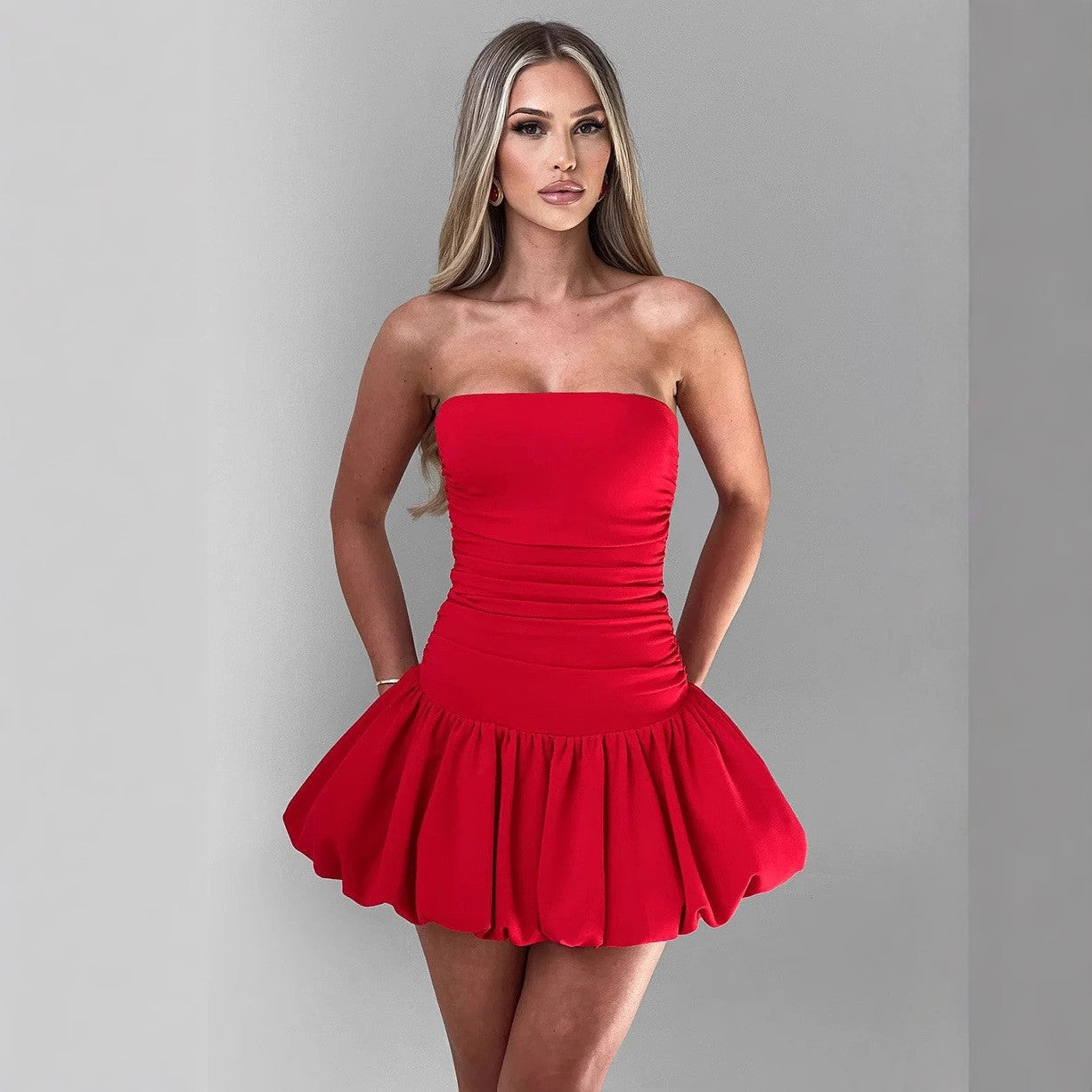red Off-shoulder strapless sleeveless mini dress
