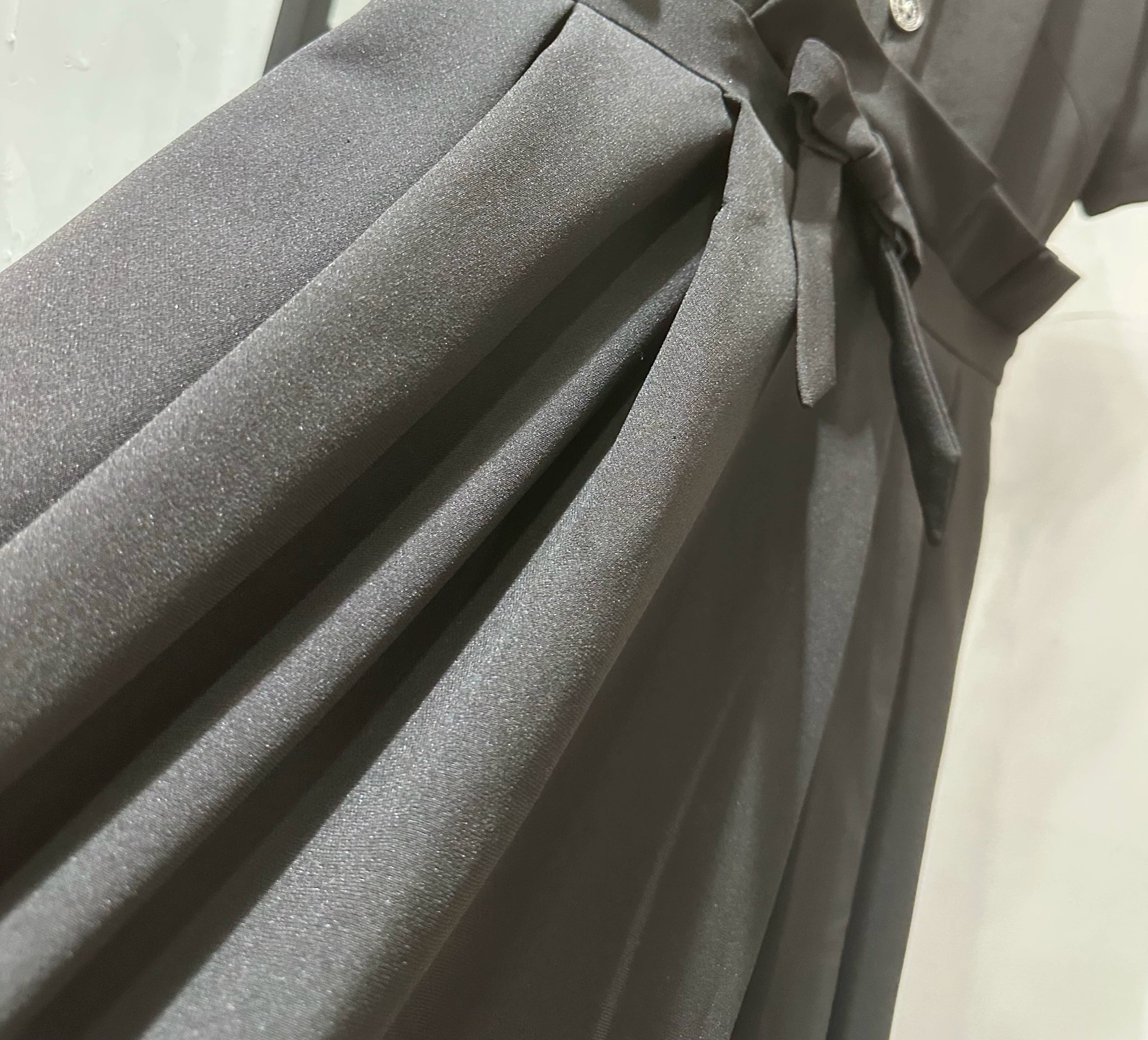 black waist slim short-sleeved dress