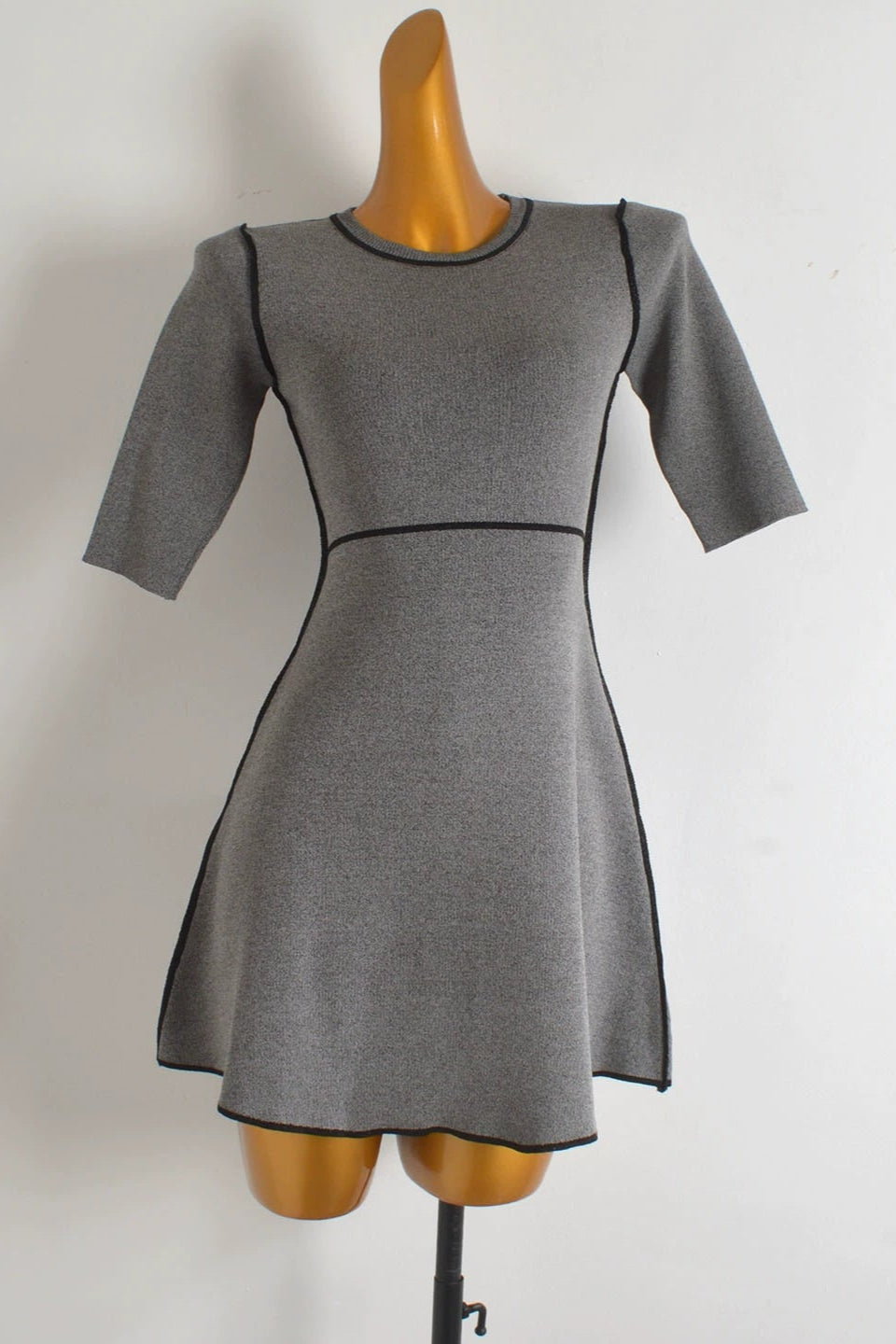grey knited mini dress
