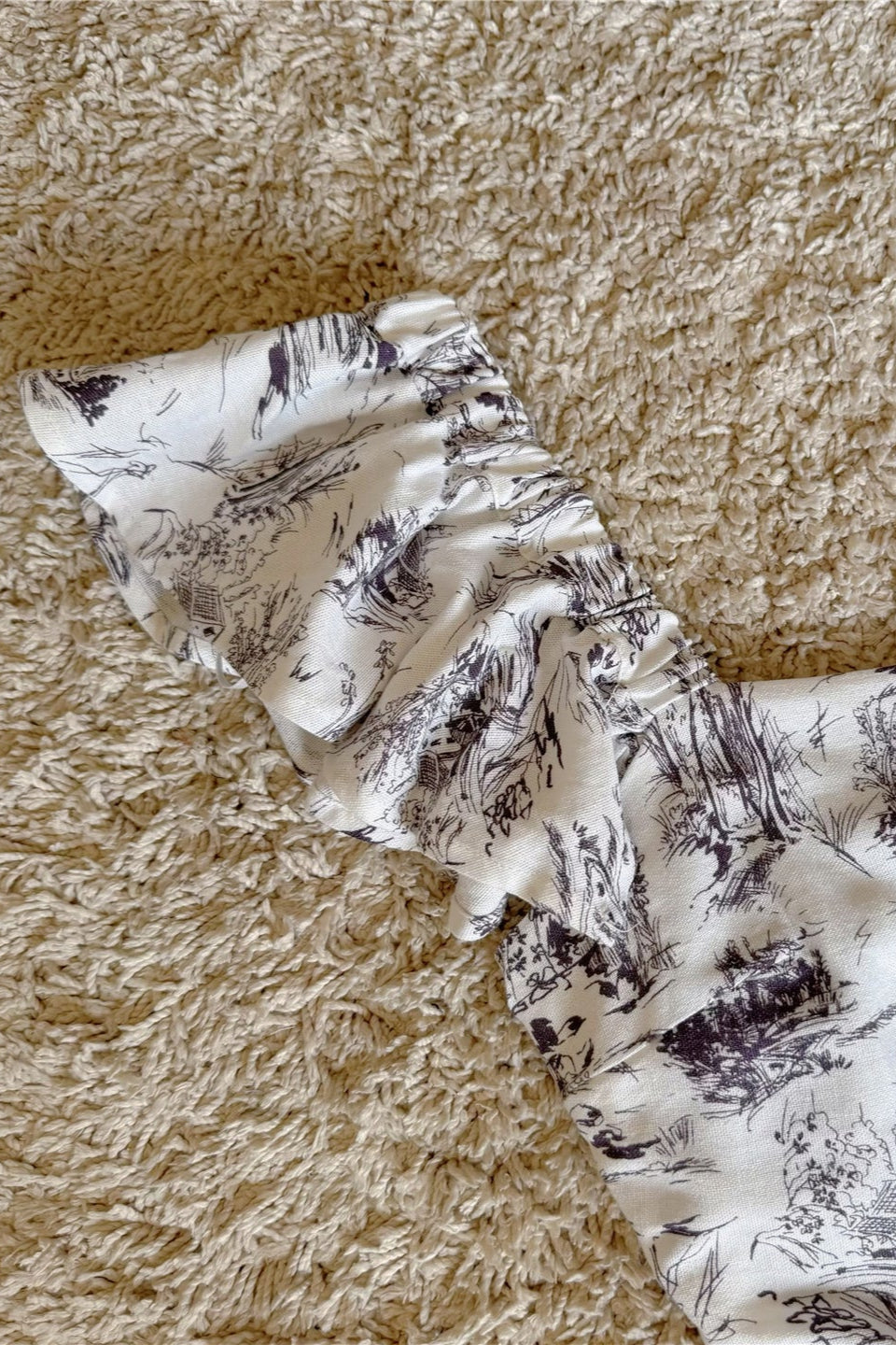 painting printed ruffle sleeve linen vest