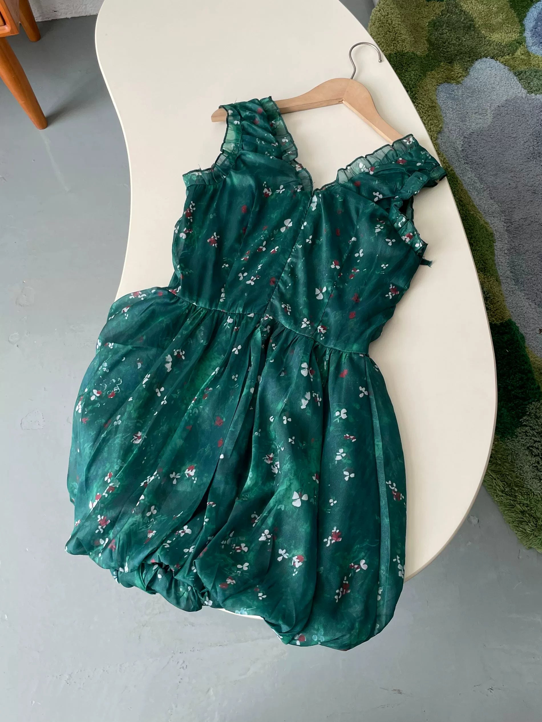 green V-neck floral mini dress