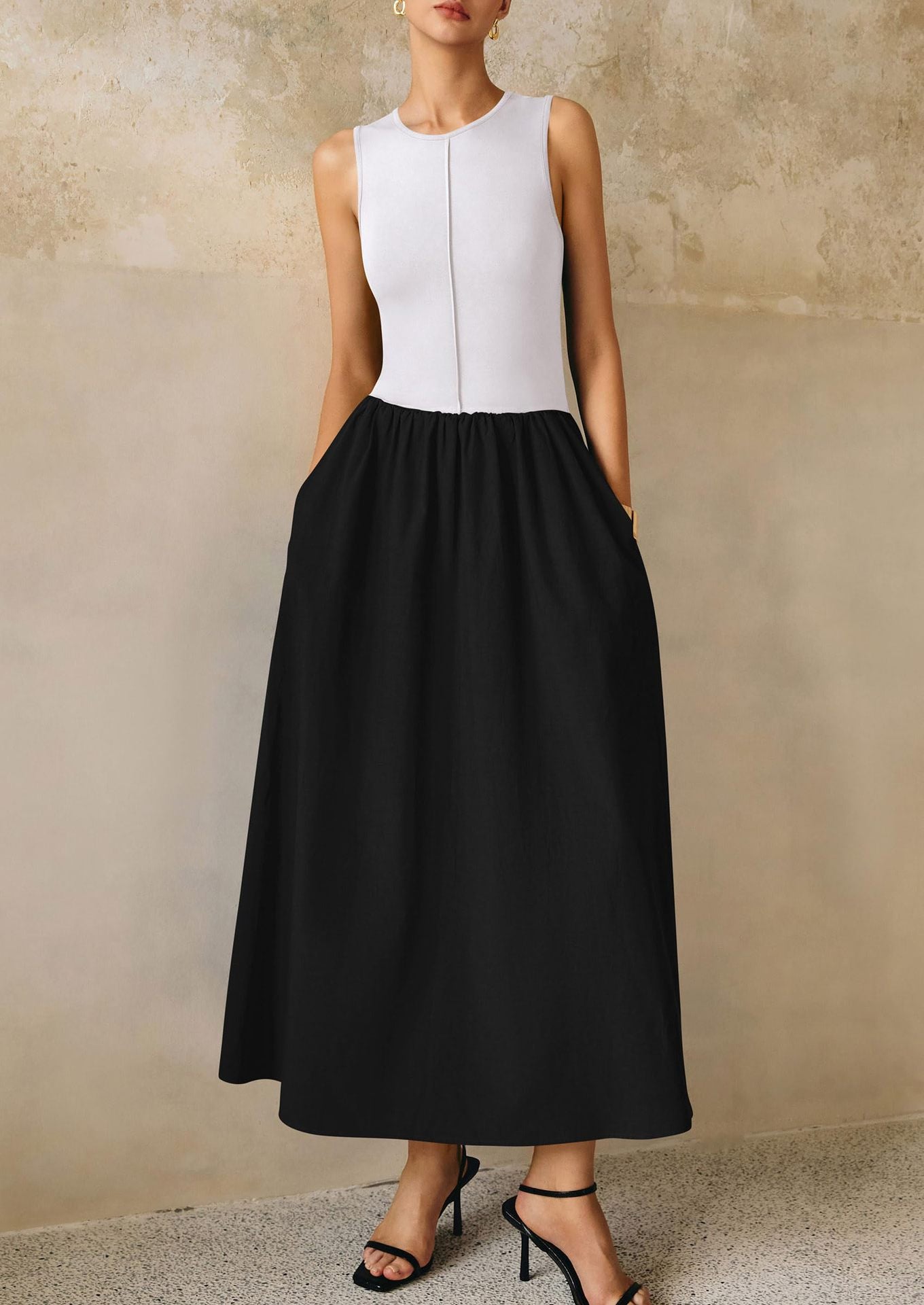 Round neck pleated maxi dress