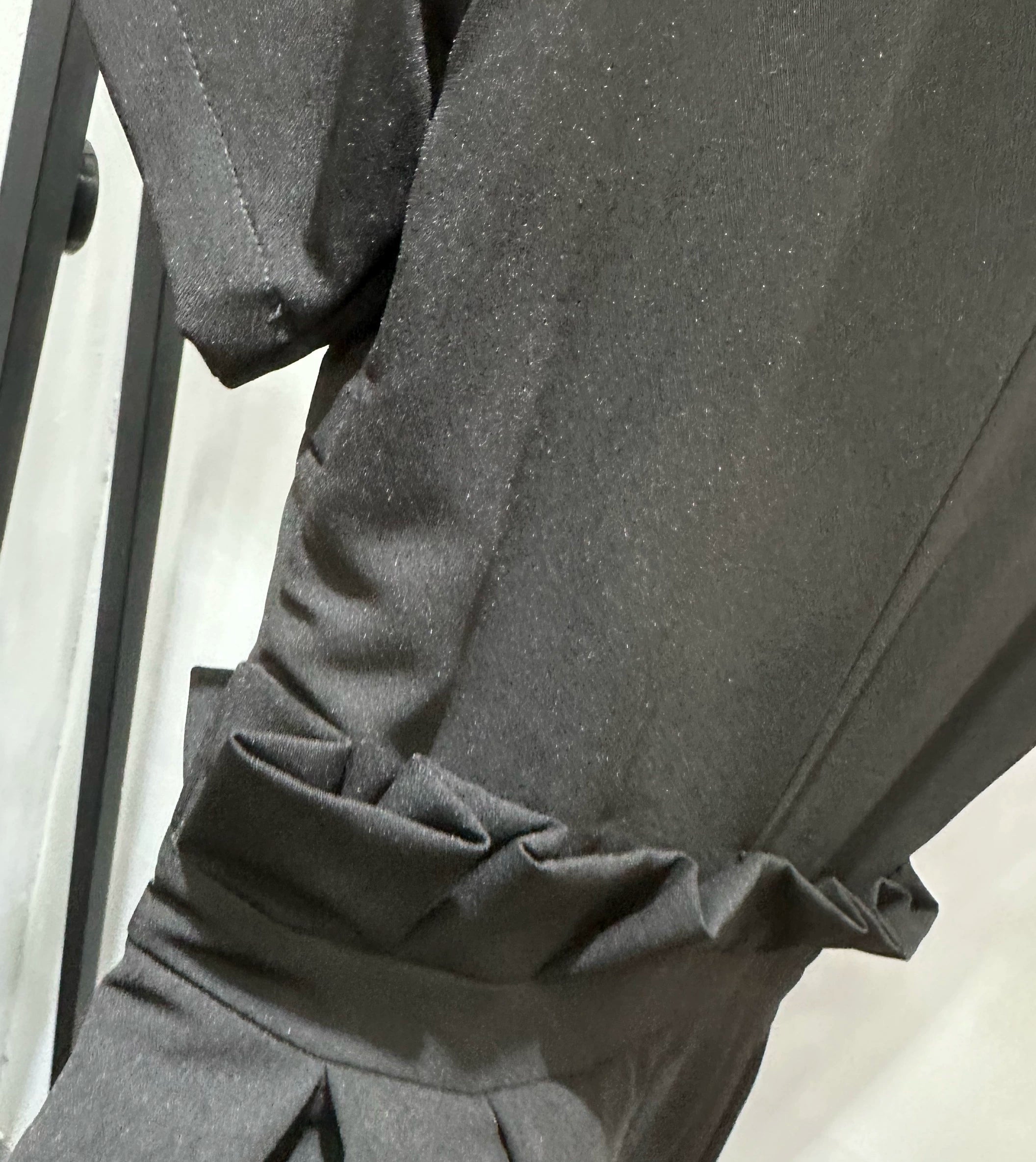 black waist slim short-sleeved dress