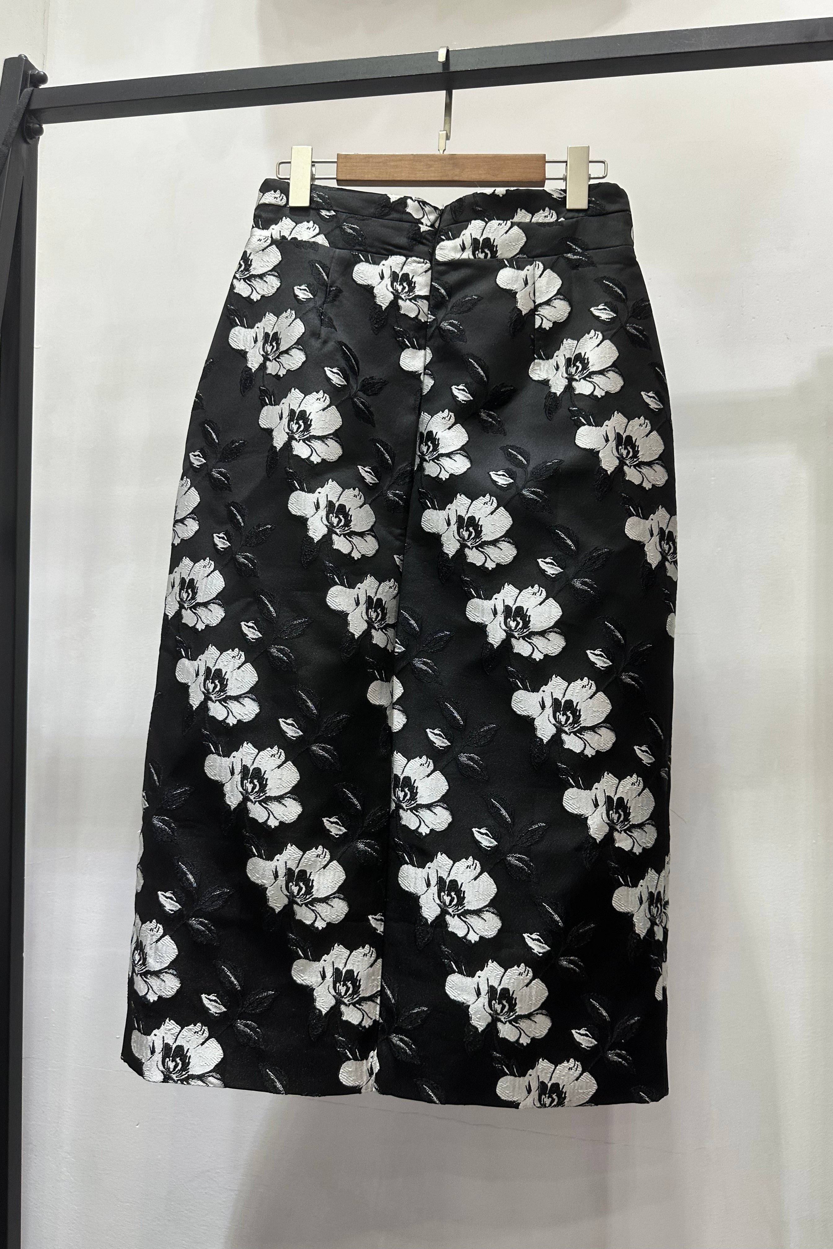 black jacquard midi skirt