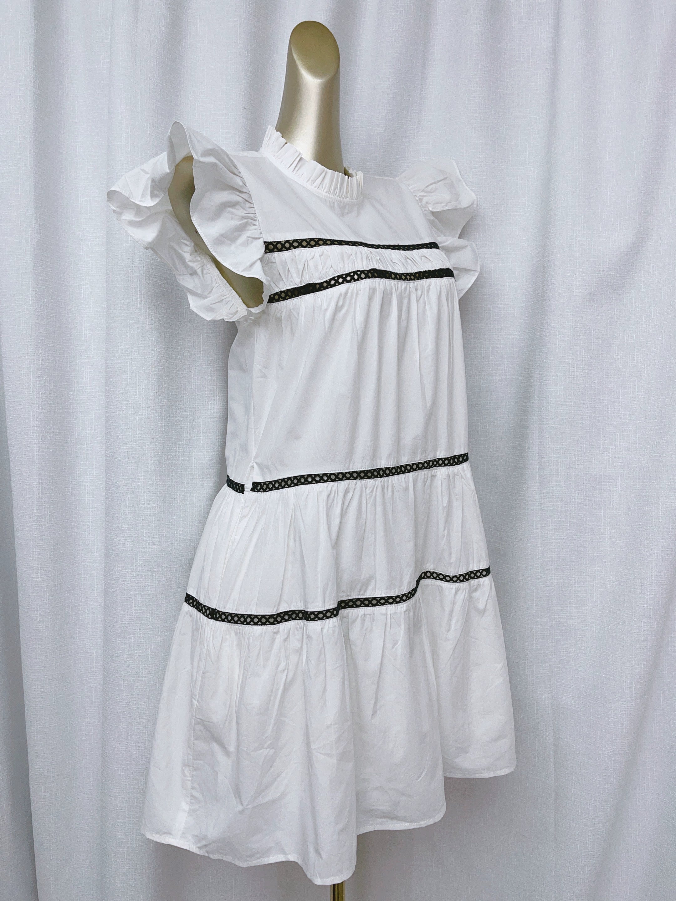 white cut-out splicing pinch pleated ruffled dress