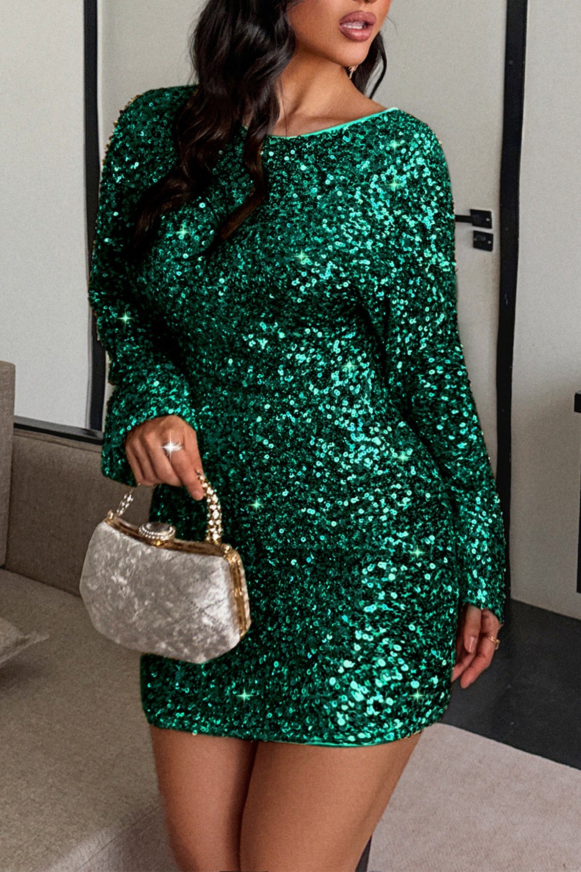 green long-sleeved hip-hugging mini dress