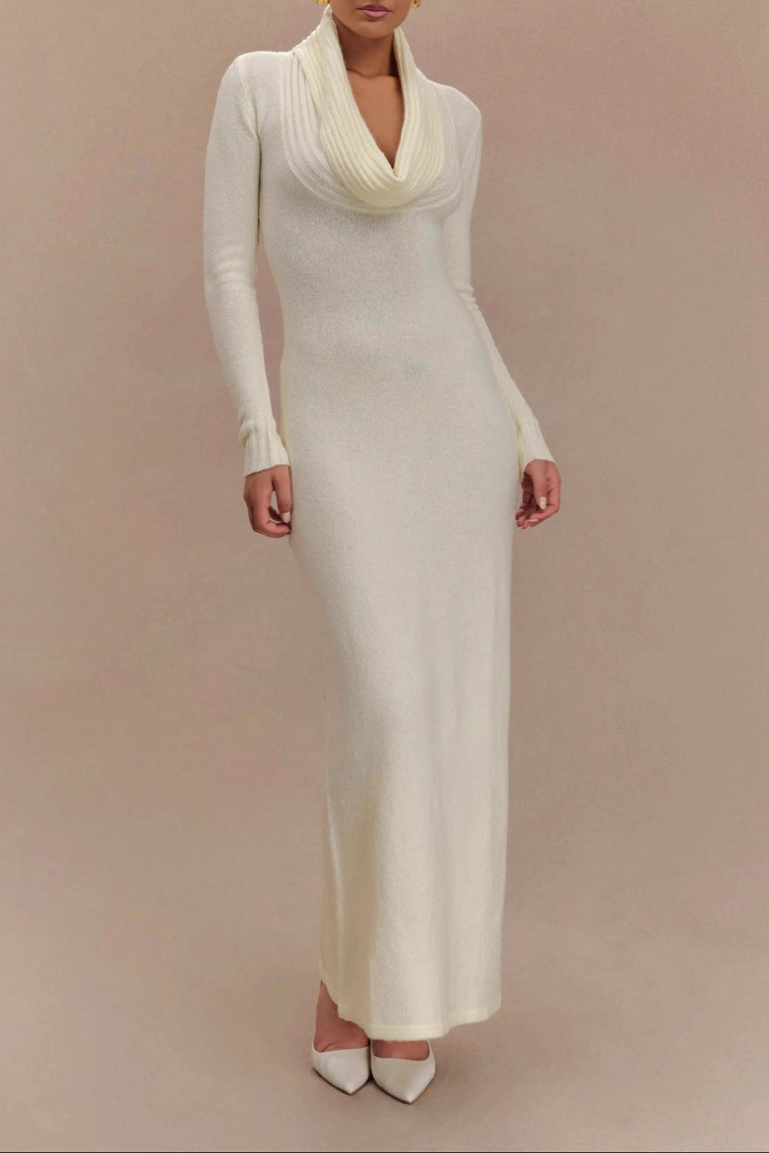 white Long-sleeved bodycon maxi dress
