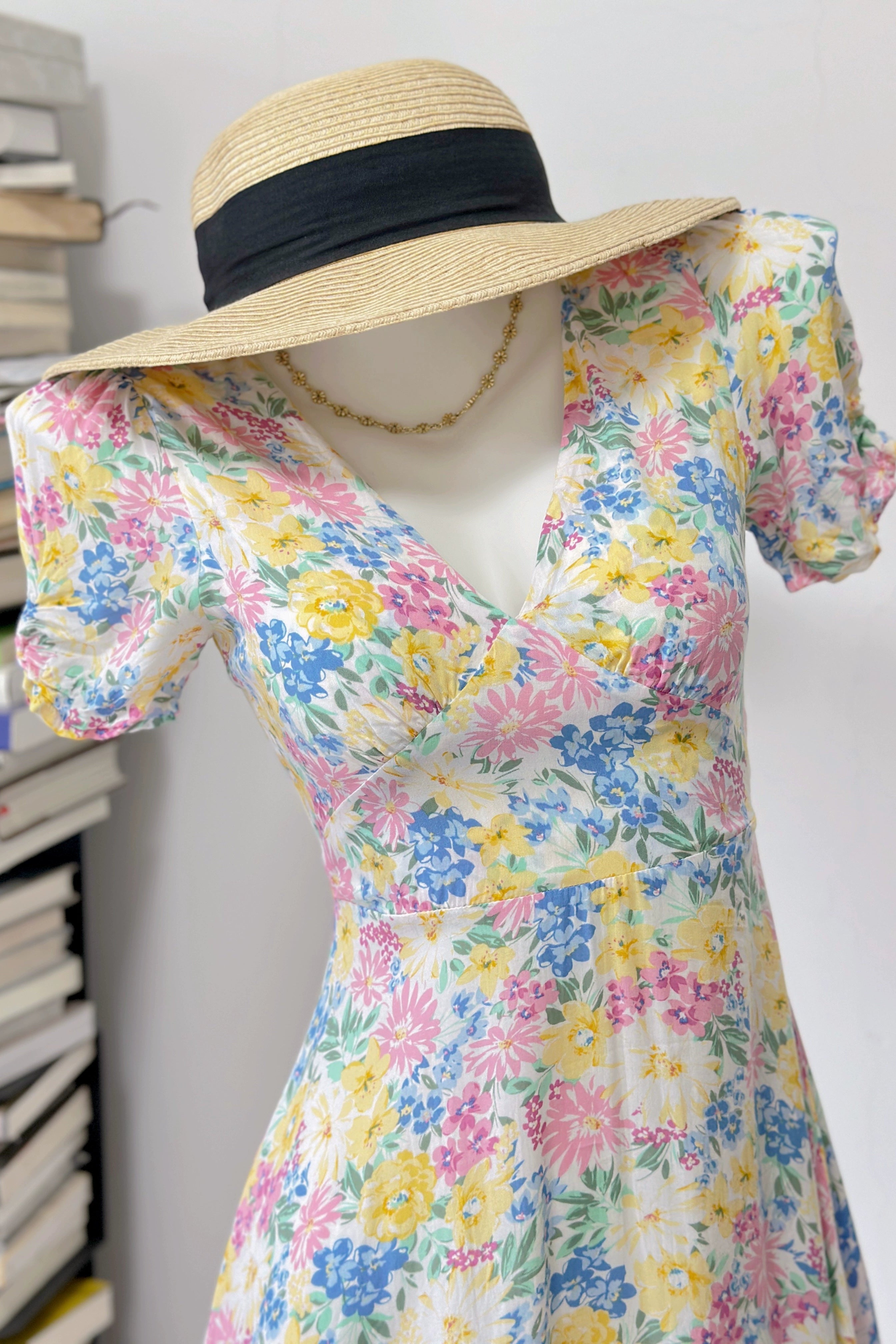 V-neck light short sleeve printed dress