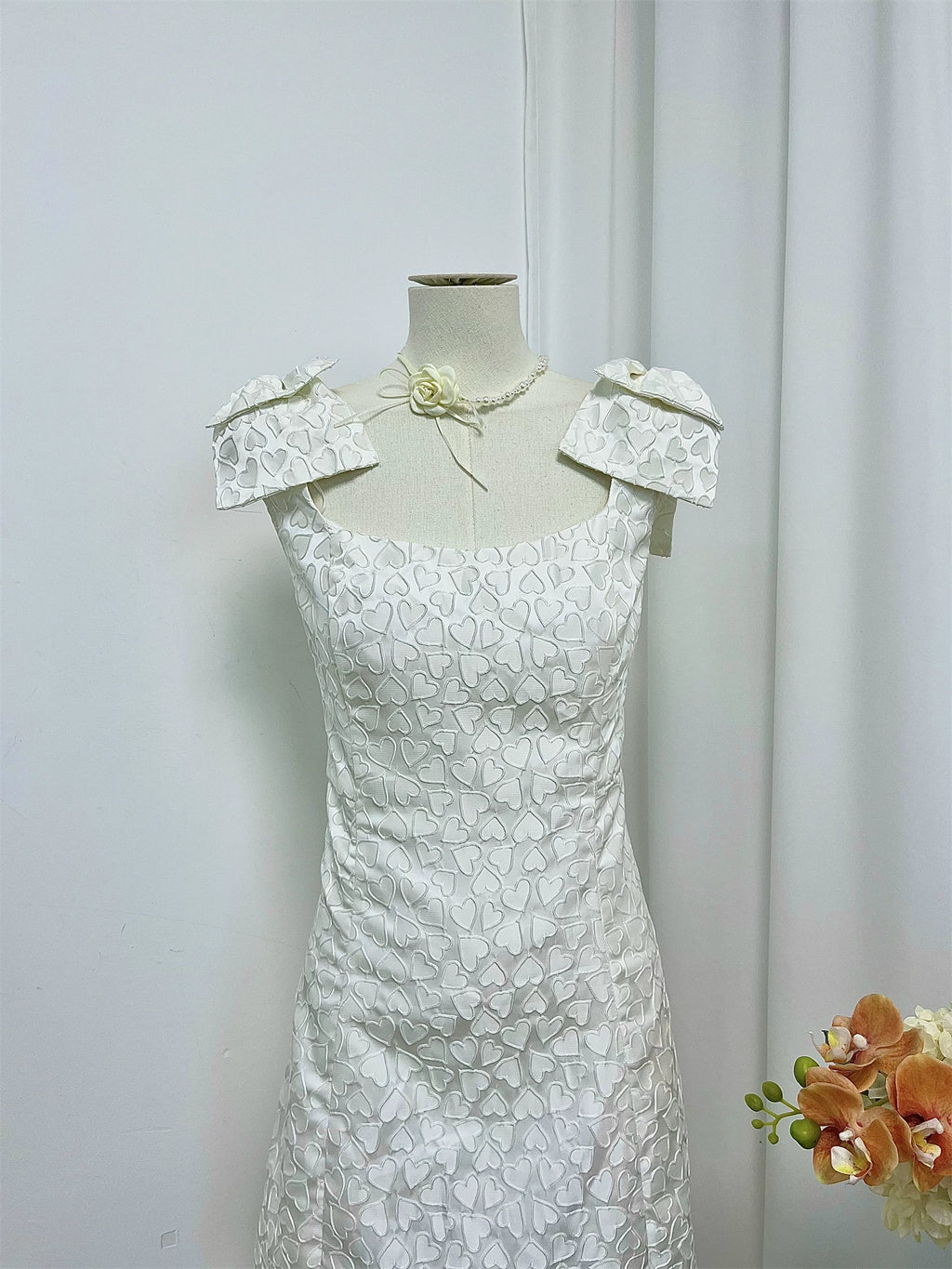 white bow print mini dress