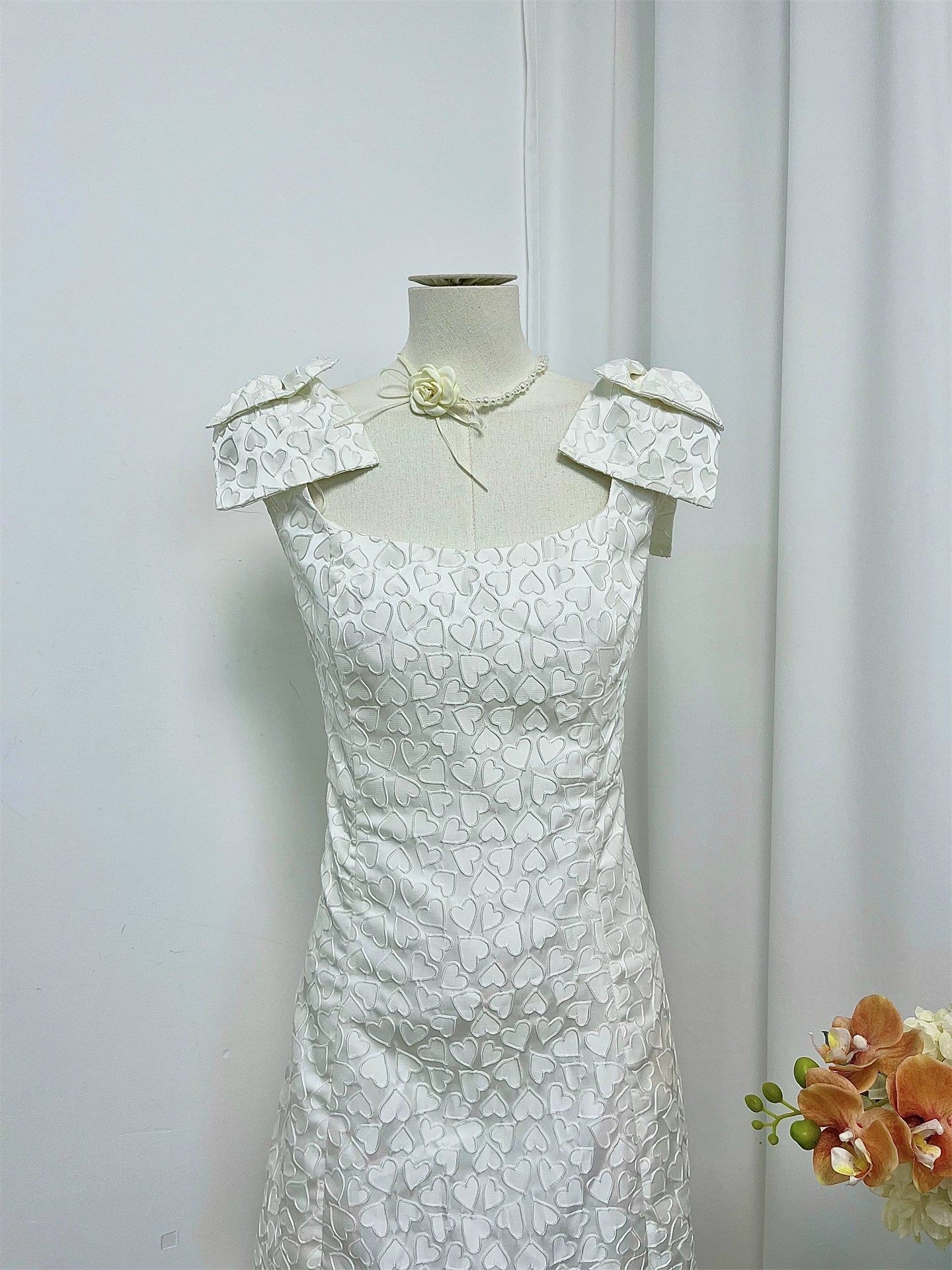white bow print mini dress